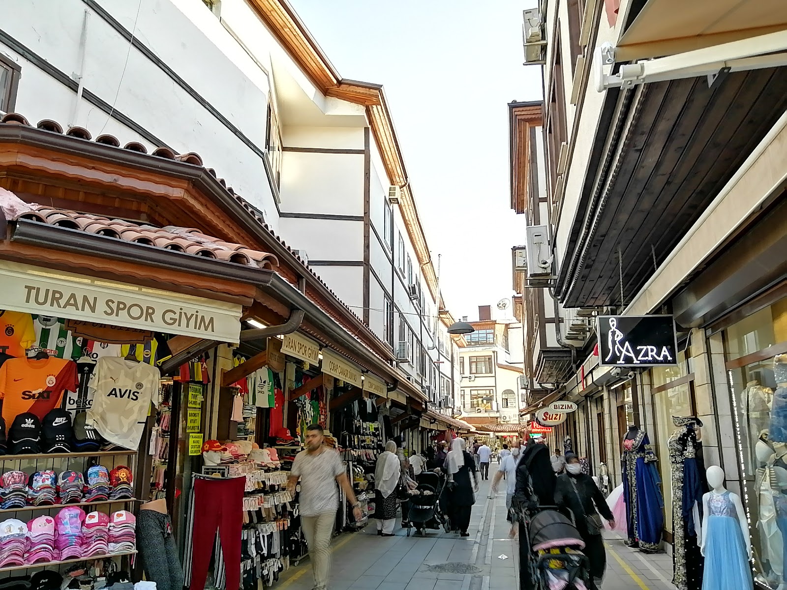Azra Gelinlik & Moda Evi kır düğünü mekanı — Meram