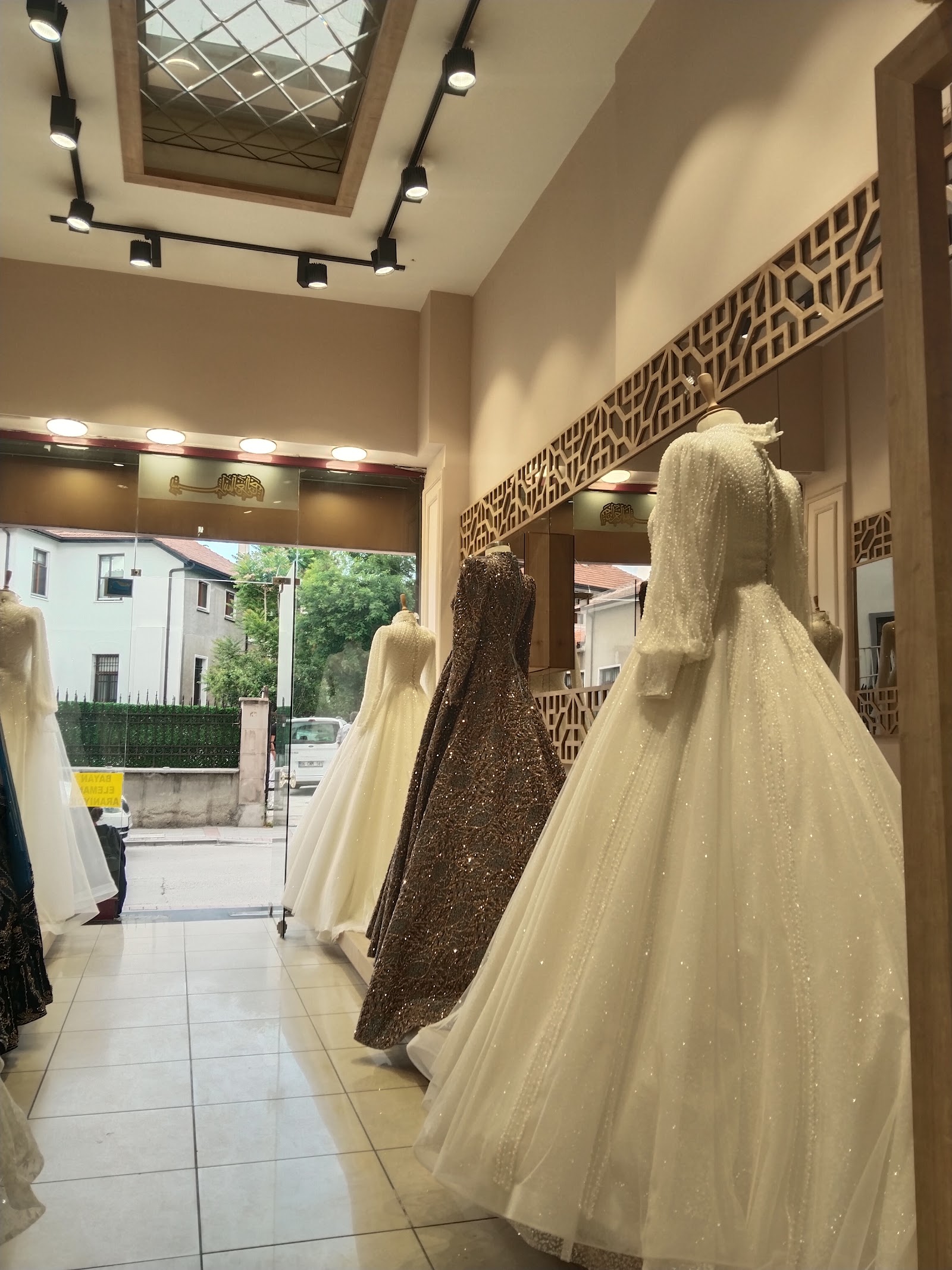 ESİLA MODA GELİNLİK