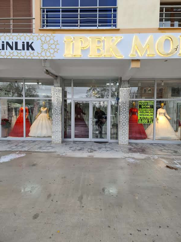 İpek Moda Gelinlik ve Gelinbaşı